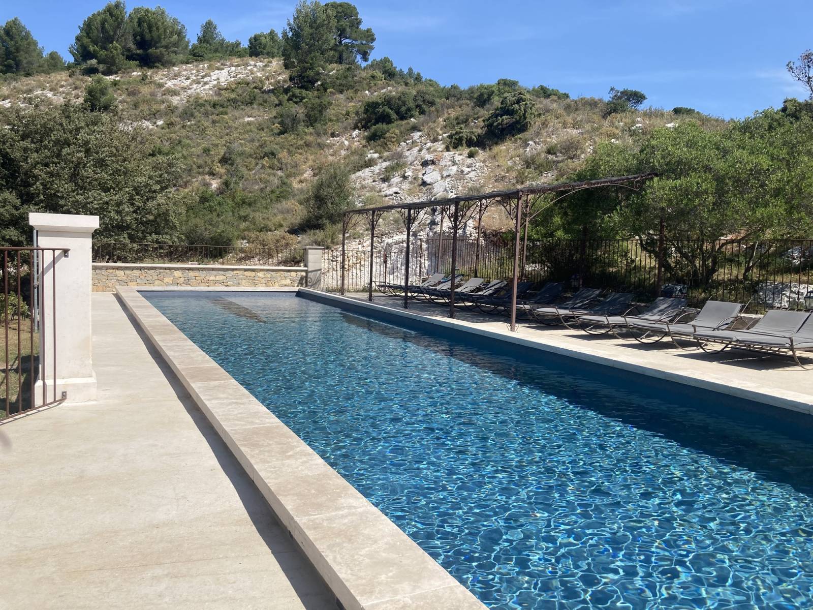 piscine en eau avec pvc armé aquasence 