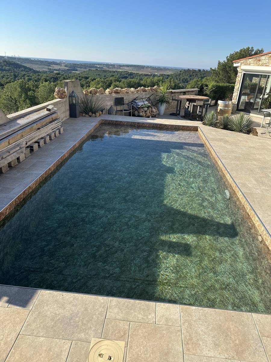 RÉALISATION SUR MESURE D’UN PVC ARMÉ ALKORPLAN 3D TOUCH SUR UNE PISCINE A AIX EN PROVENCE