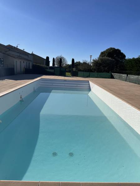 Changement de liner d’une piscine à Lambesc avec pvc armé Proflex 3D uni antidérapant blanc