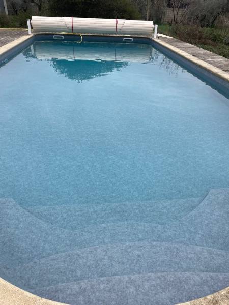 Rénovation d'une piscine avec pose de pvc armé 3D gris à Eguilles près Aix en Provence