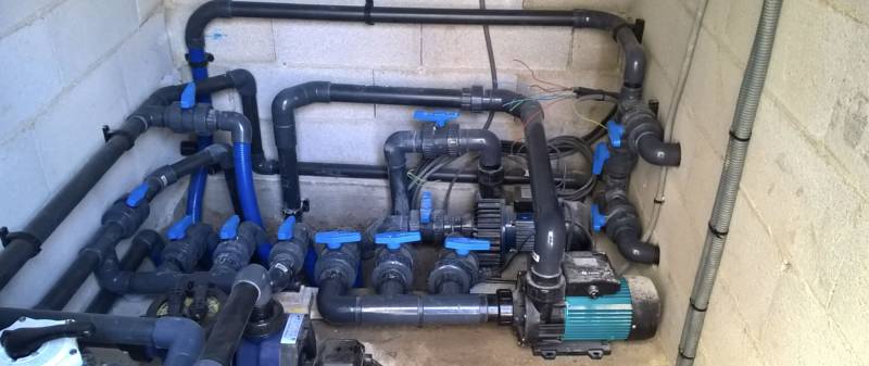 Mise en place de local technique complet avec passage du chlore au sel à Saint-Rémy-de-Provence